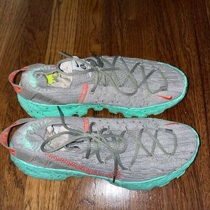 Nike Men’s Space Hippie Sneakers